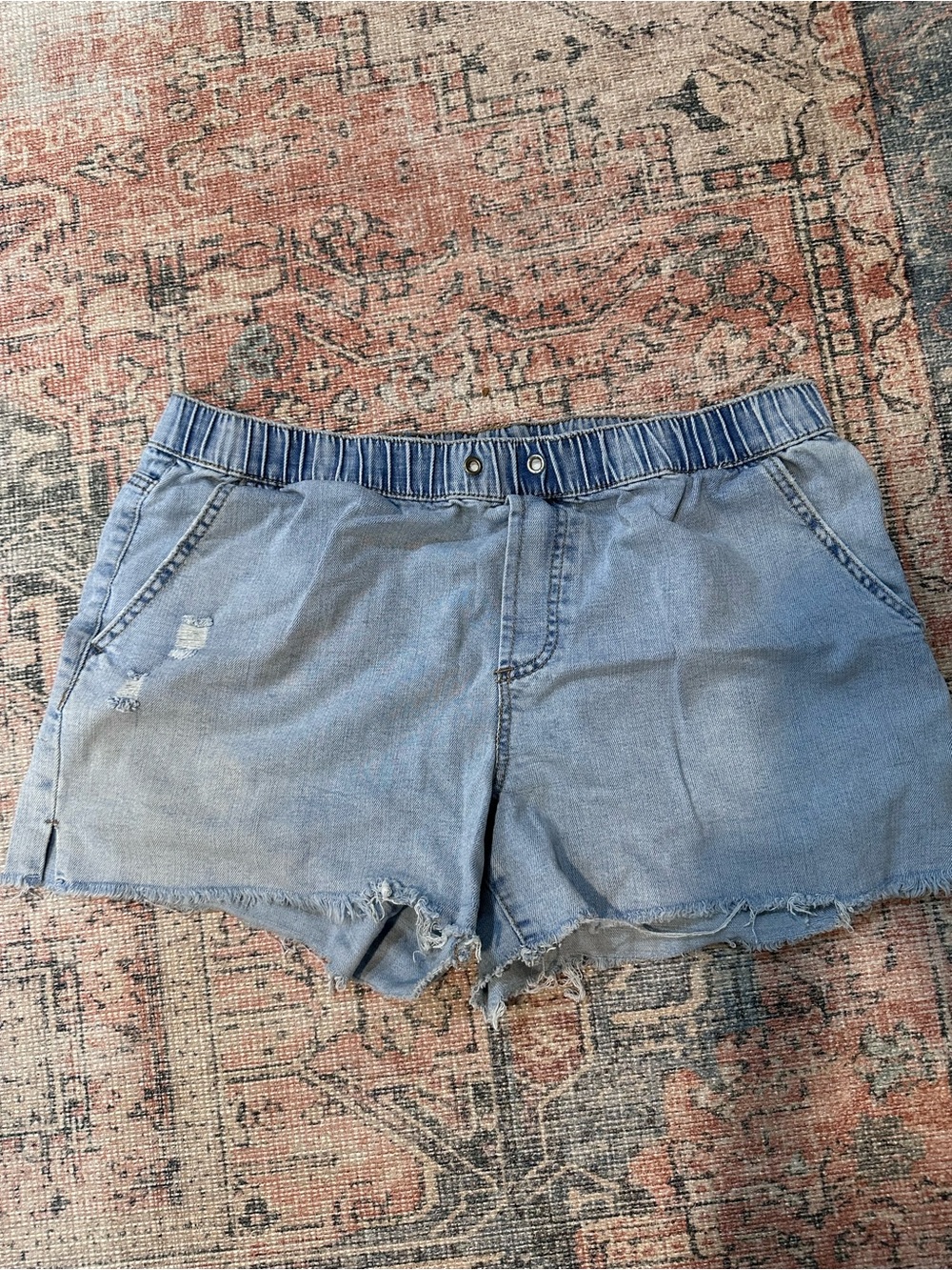 Light Wash Denim Women's Elastic Waist Frayed Hem Shorts